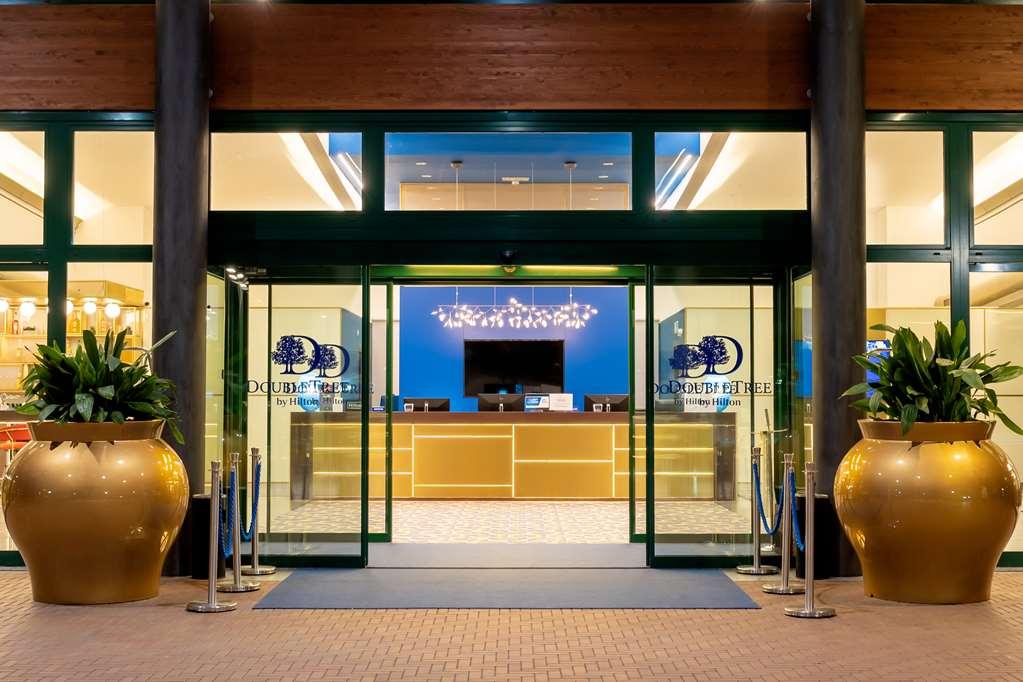 Готель Doubletree By Hilton Milan Malpensa Solbiate Olona Екстер'єр фото