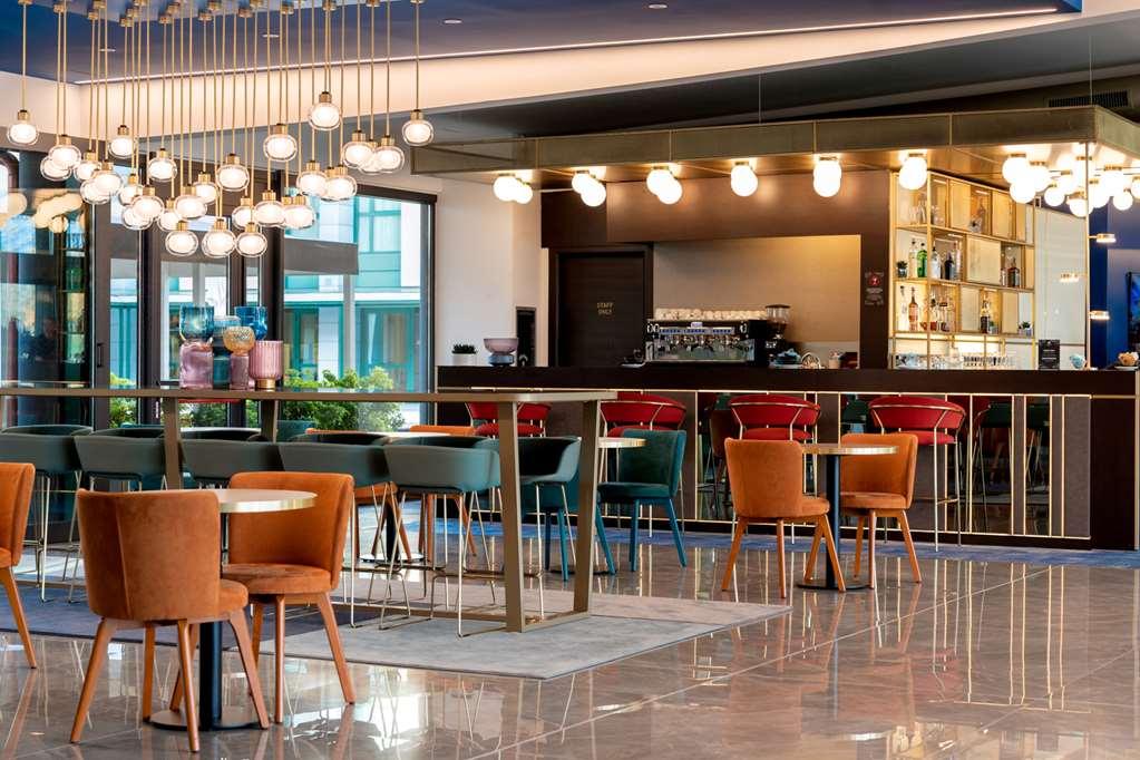 Готель Doubletree By Hilton Milan Malpensa Solbiate Olona Ресторан фото