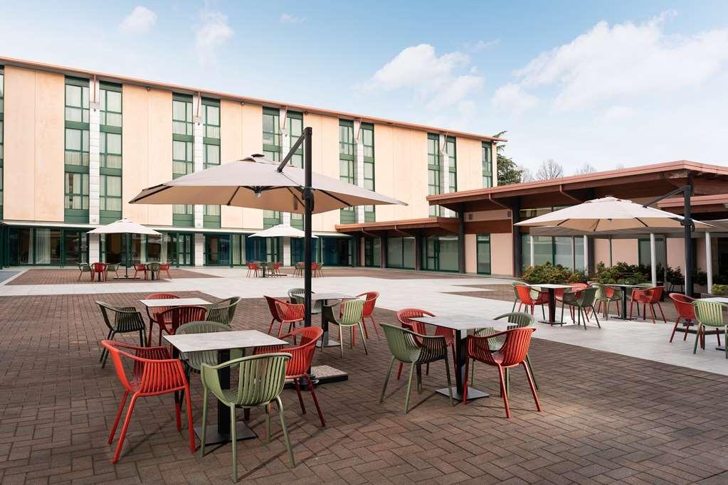 Готель Doubletree By Hilton Milan Malpensa Solbiate Olona Екстер'єр фото
